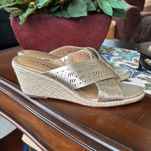 Brand New Lucky Brand Keela Genuine Leather Metallic Gold Tone Laser Cut Sandals - Picture 8 of 16